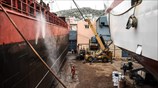 Στιγμιότυπο από τη ναυπηγοεπισκευαστική ζώνη Περάματος