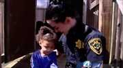 ΗΠΑ: Κοριτσάκι κάλεσε την αστυνομία γιατί… δεν μπορούσε να ντυθεί