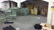 Δύο συλλήψεις σε αποθήκη με προϊόντα «μαϊμού» στο Μοσχάτο