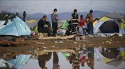 Φέιγ βολάν μοίρασαν οι αρχές στους πρόσφυγες στην Ειδομένη