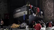 Σχεδόν 4.000 μετανάστες διαμένουν στους επιβατικούς σταθμούς του ΟΛΠ στον Πειραιά
