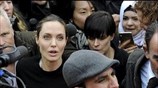 Ελλάδα: Η Αντζελίνα Τζολί στο πλευρό των προσφύγων
