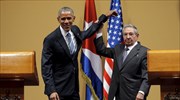 Άρση του εμπορικού εμπάργκο ζήτησε από τον Ομπάμα ο Κάστρο