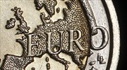 Πιέσεις στο ευρώ λόγω Βρυξελλών