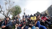 Θεσσαλονίκη: Στην πλ. Αριστοτέλους προτίθενται να παραμείνουν πρόσφυγες και μετανάστες