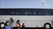 Άδεια τα πούλμαν στον Πειραιά, αρνούνται να φύγουν οι πρόσφυγες