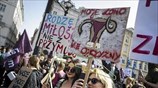Πoλωνία: Διαδήλωση υπέρ του δικαιώματος των γυναικών στην άμβλωση