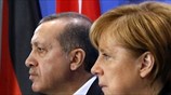 Γερμανία: Μήνυση Ερντογάν κατά σατιρικού παρουσιαστή