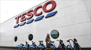 Eπιστροφή στα κέρδη για την Tesco