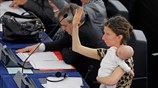 «Οικογενειακά βάρη» στο Ευρωκοινοβούλιο