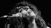 Patti Smith: Στην Αθήνα η ιέρεια της ροκ