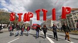 «Όχι προς το παρόν» του Γάλλου προέδρου στην συμφωνία Ε.Ε.- ΗΠΑ