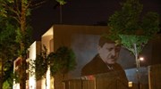 Ο Ερντογάν ως Χίτλερ σε διαμαρτυρία στο Βερολίνο