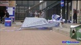 Εισβολή αγνώστων στη Νομική, ένταση και ελαφρά τραυματίες