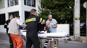Με ασθενοφόρο μεταφέρθηκε ο άνδρας που έπεσε σε ρέμα στην Καλλιθέα