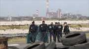Η Γαλλία καταναλώνει πετρέλαιο από τα στρατηγικά της αποθέματα λόγω των απεργιών