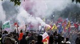 Σε απεργιακό κλοιό η Γαλλία - Επεισόδια στο Παρίσι