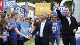 Ο Σαντίκ Καν και ο Ντέιβιντ Κάμερον ενώνουν τις δυνάμεις τους εναντίον του Brexit