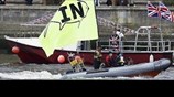 Πλωτές εκστρατείες υπέρ και κατά του Brexit στον Τάμεση