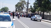 Πρόσφυγες απέκλεισαν για μισή ώρα στην παλιά εθνική Θεσσαλονίκης - Αλεξάνδρειας