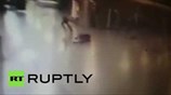 Κωνσταντινούπολη: Βομβιστής αυτοκτονίας πέφτει στο έδαφος προτού πυροδοτήσει τον εκρηκτικό μηχανισμό (Βίντεο από κάμερα ασφαλείας)
