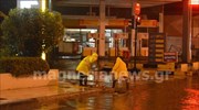 Μπουρίνι έπληξε τη νύχτα τον Βόλο - Πλημμύρισαν δρόμοι και ακινητοποιήθηκαν αυτοκίνητα