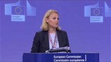 «Ανησυχία» της Επιτροπής για τις συλλήψεις και το κλείσιμο των ΜΜΕ στην Τουρκία