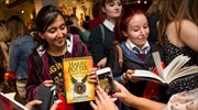 Harry Potter: Ουρές χιλιομέτρων στο Λονδίνο για το νέο βιβλίο του διάσημου μάγου