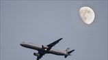 Μισοφέγγαρο στον αττικό ουρανό