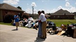 Τους πλημμυροπαθείς της Λουιζιάνα επισκέφθηκε ο Μπ. Ομπάμα