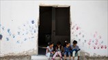 Επίσκεψη του Ύπατου Αρμοστή του ΟΗΕ στο κέντρο προσφύγων στα Λαγκαδίκια