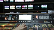 Κορυφώνεται η πολιτική αντιπαράθεση για τις τηλεοπτικές άδειες