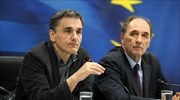 Σε εξέλιξη η συνάντηση Τσακαλώτου - Σταθάκη με τους θεσμούς