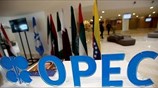 Άλμα στις τιμές του αργού πετρελαίου μετά τη συμφωνία του OPEC