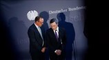 Ανταλλαγή «πυρών» Ντράγκι - Γερμανών βουλευτών για τα χαμηλά επιτόκια