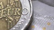 Οριακές μεταβολές σε ευρώ και στερλίνα