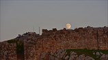 Το φεγγάρι πάνω από την Αργολίδα