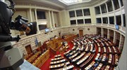 Νέος γύρος από Δευτέρα για τις τηλεοπτικές άδειες με αιχμή το ΕΣΡ