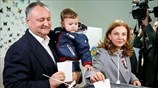Μολδαβία: Ένας φιλορώσος και μια φιλοευρωπαία στο β