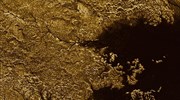 Φαράγγια γεμάτα με υγρό μεθάνιο ανακαλύφθηκαν στον Τιτάνα