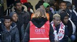 Ξεκίνησε η μεταφορά ασυνόδευτων ανηλίκων από το Καλαί
