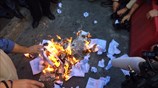 Συνταξιούχοι καίνε τις επιστολές Κατρούγκαλου
