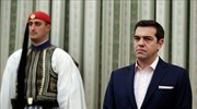 Spiegel: Ο Αλ. Τσίπρας θέλει να αυξήσει τα περιθώρια ελιγμών