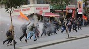 Διαδηλώσεις για τον νέο γύρο διώξεων στην Τουρκία