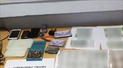 Εργαστήριο πλαστών εγγράφων μέσα σε αυτοκίνητο εντόπισε η ΕΛΑΣ