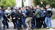 Πέτρες κατά βαν της ΕΛΑΣ κοντά στο Πολυτεχνείο