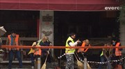 Το ενδεχόμενο η έκρηξη στην πλ. Βικτωρίας να οφείλεται σε διαρροή φρέον, εξετάζει η Πυροσβεστική