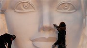 Φτιάχνοντας γλυπτά από πάγο