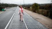 Γαλλία: Άνοιξε ο πρώτος δρόμος ηλιακών συλλεκτών