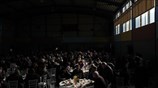 Χριστουγεννιάτικο τραπέζι σε απόρους στο Ρουφ